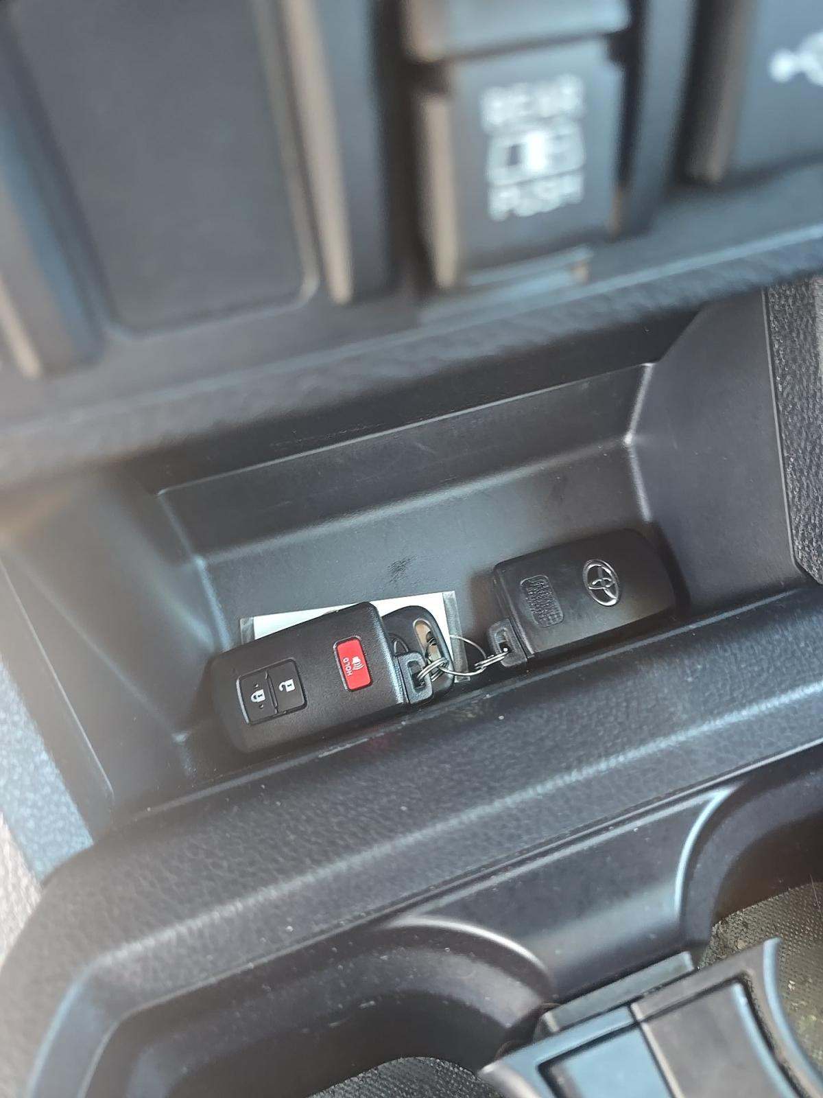 2023 Toyota Tacoma SR5 AWD