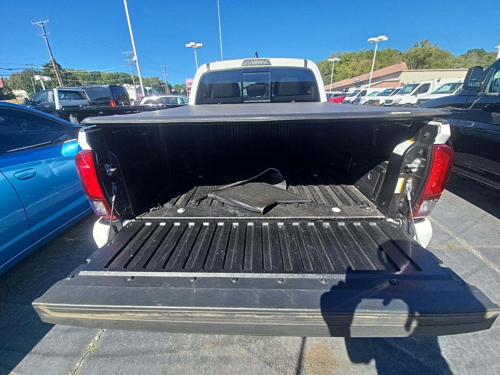 2023 Toyota Tacoma SR5 AWD