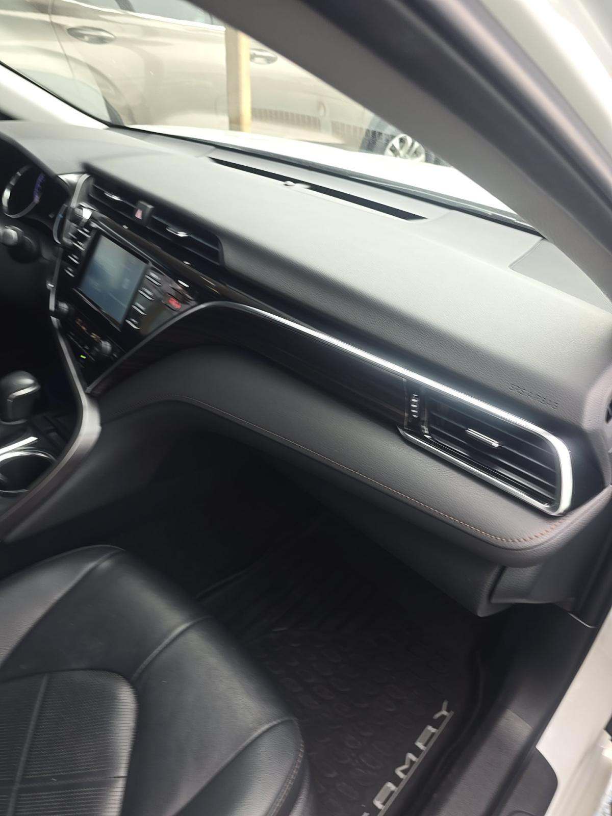 2018 Toyota Camry XLE FWD