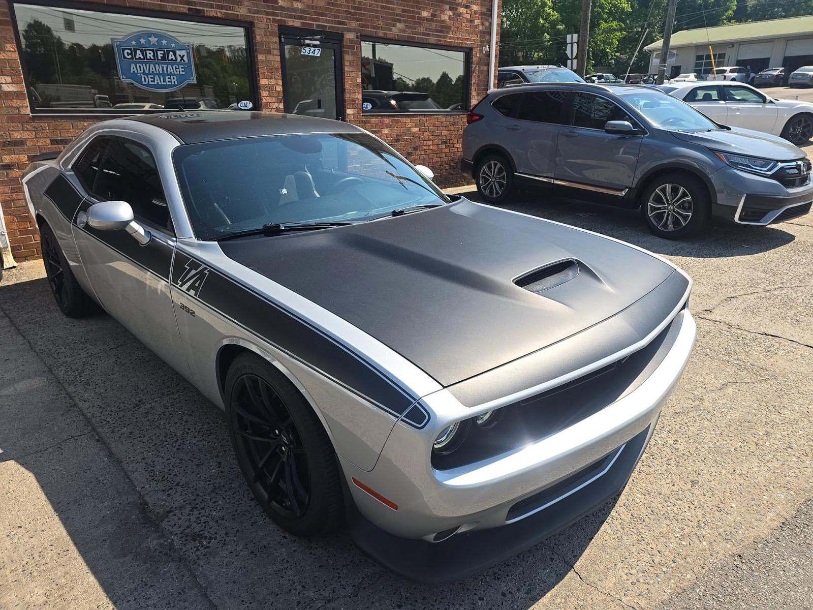 DODGE CHALLENGER - 4