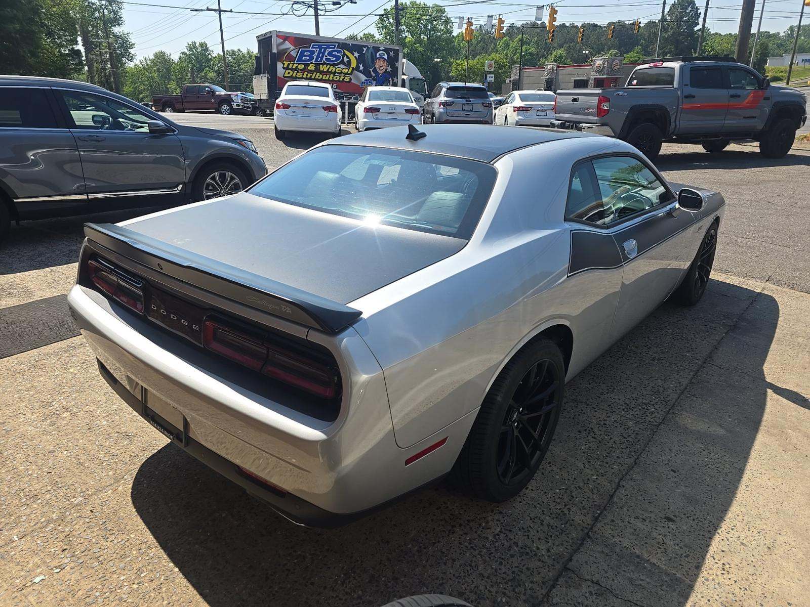 DODGE CHALLENGER - 3