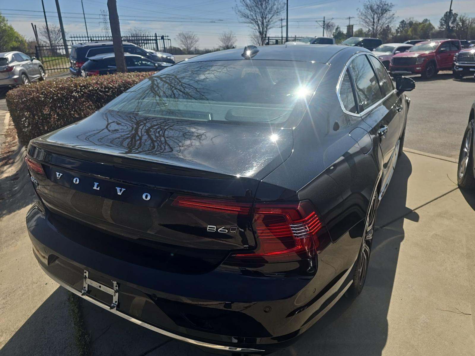 2023 Volvo S90 B6 Plus AWD