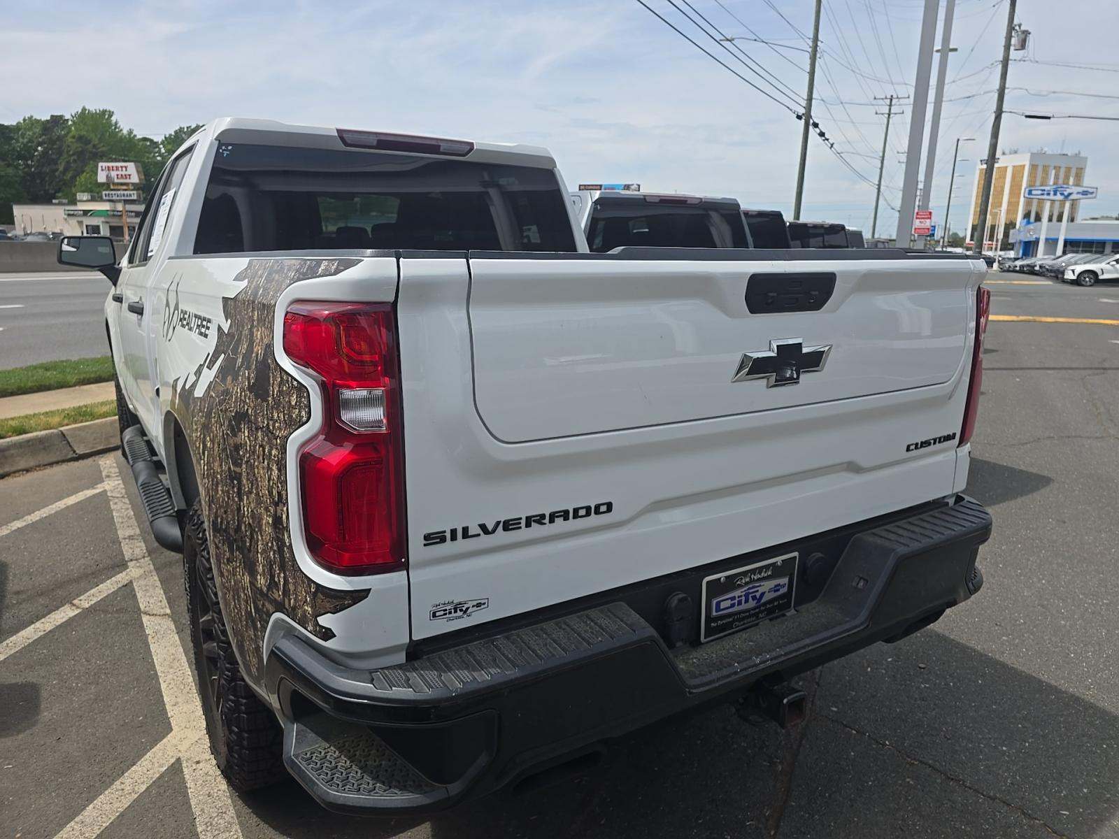 CHEVROLET SILVERADO - 2