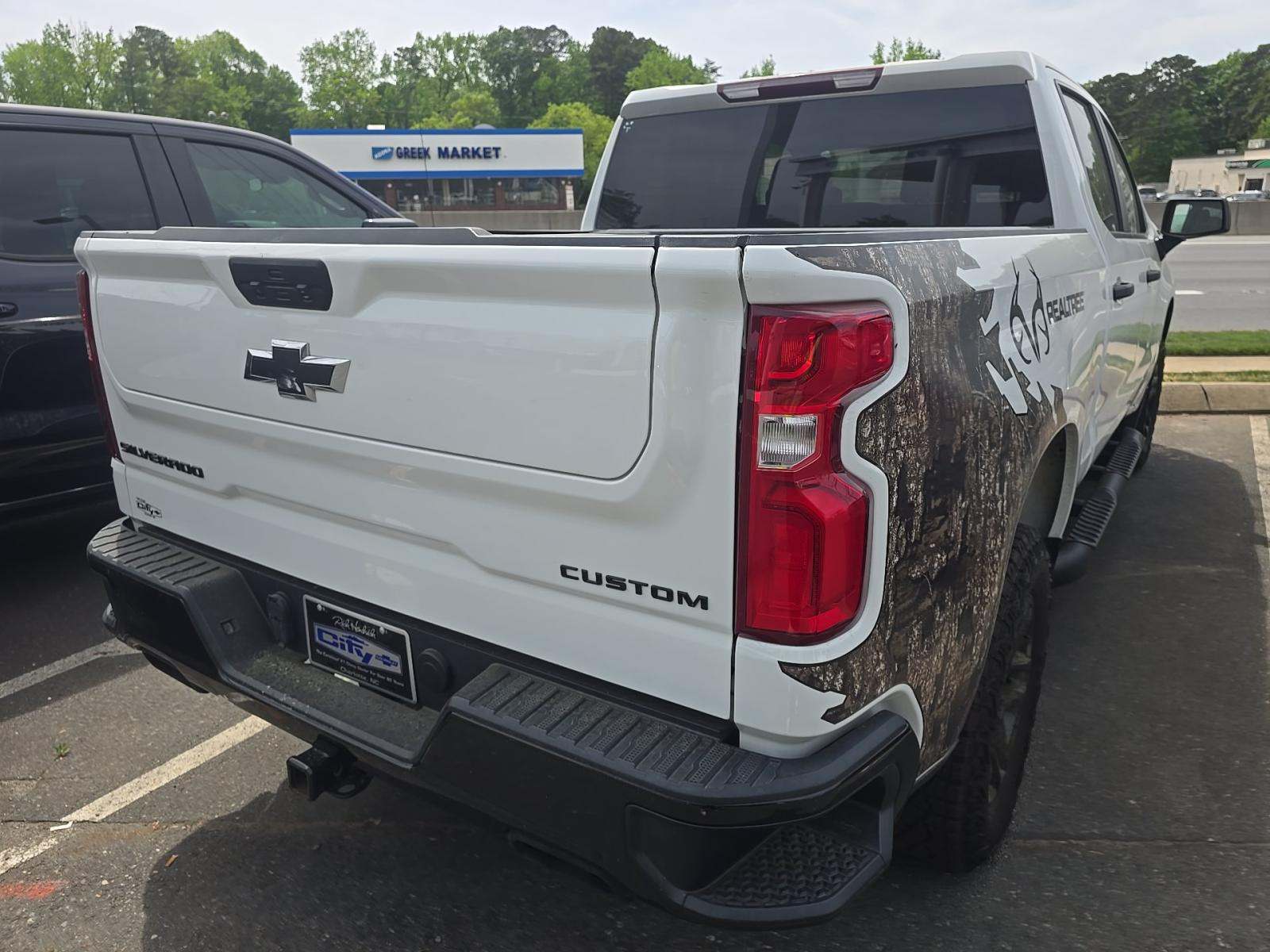 CHEVROLET SILVERADO - 3