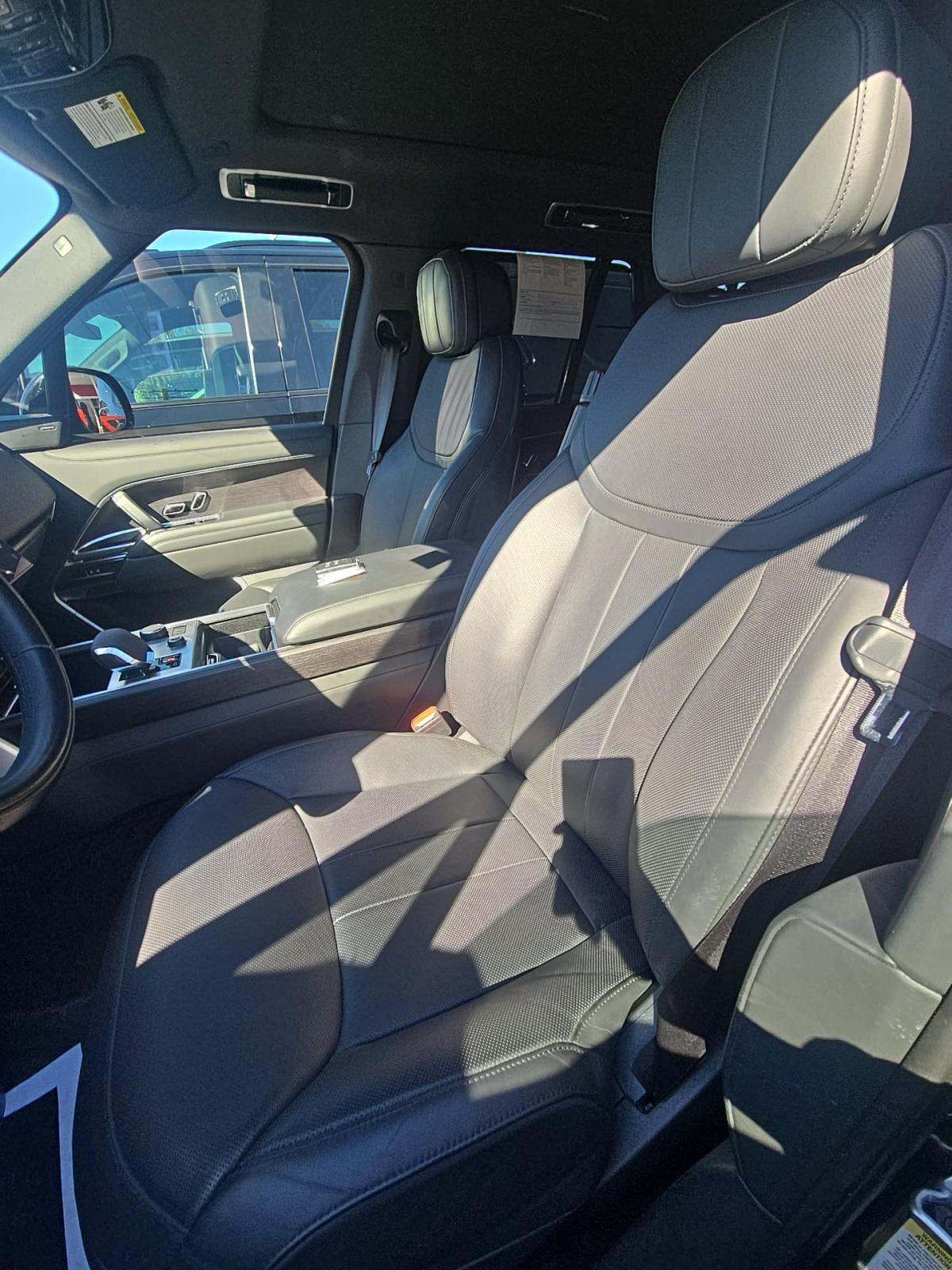 2023 Land Rover Range Rover SE AWD