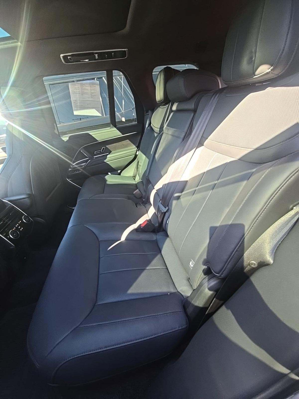 2023 Land Rover Range Rover SE AWD