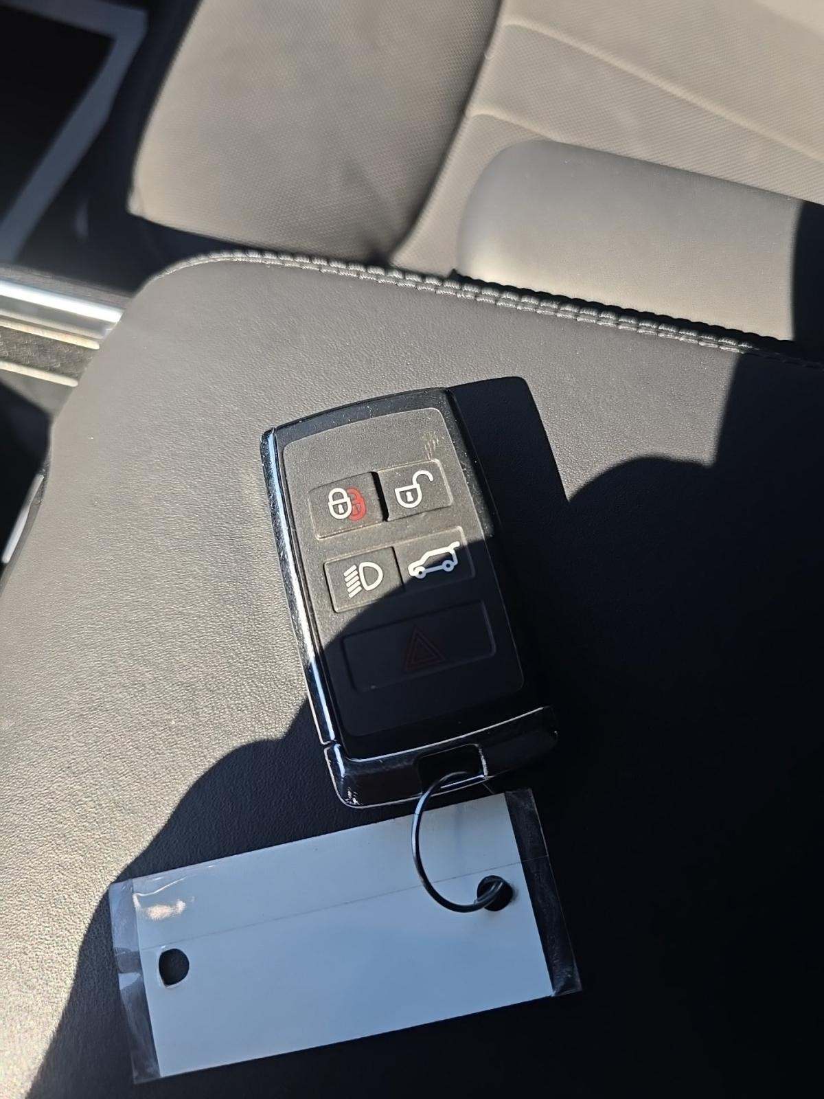 2023 Land Rover Range Rover SE AWD