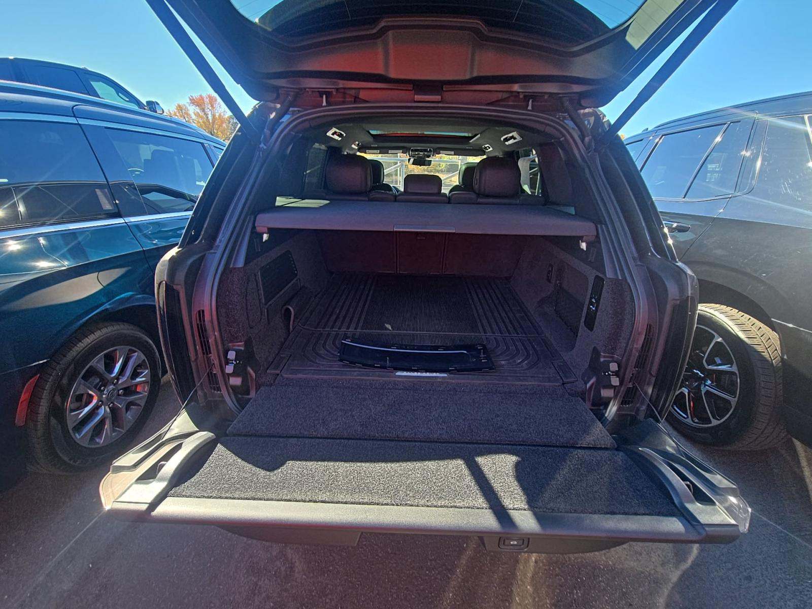 2023 Land Rover Range Rover SE AWD