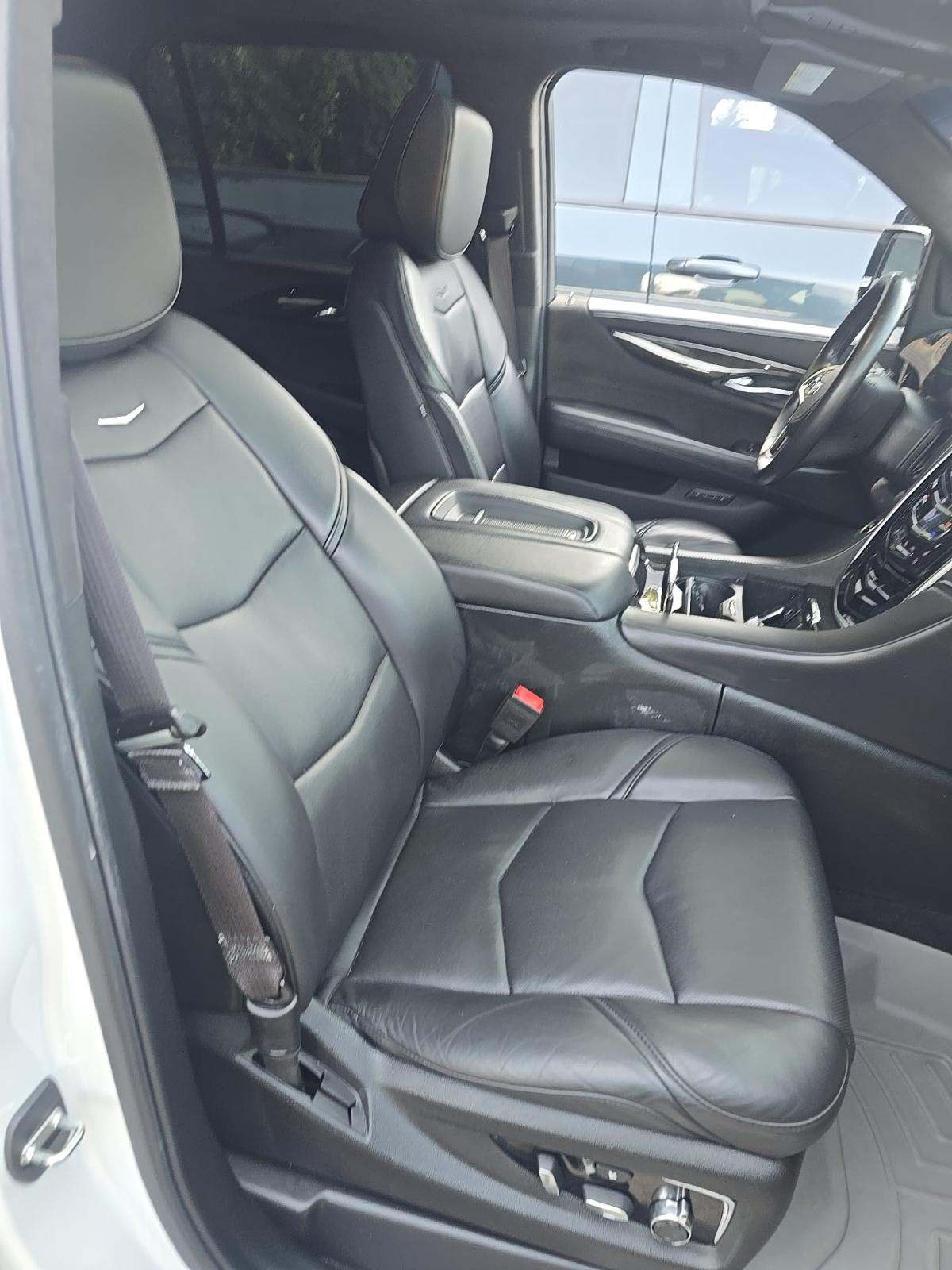 2017 Cadillac Escalade Platinum AWD