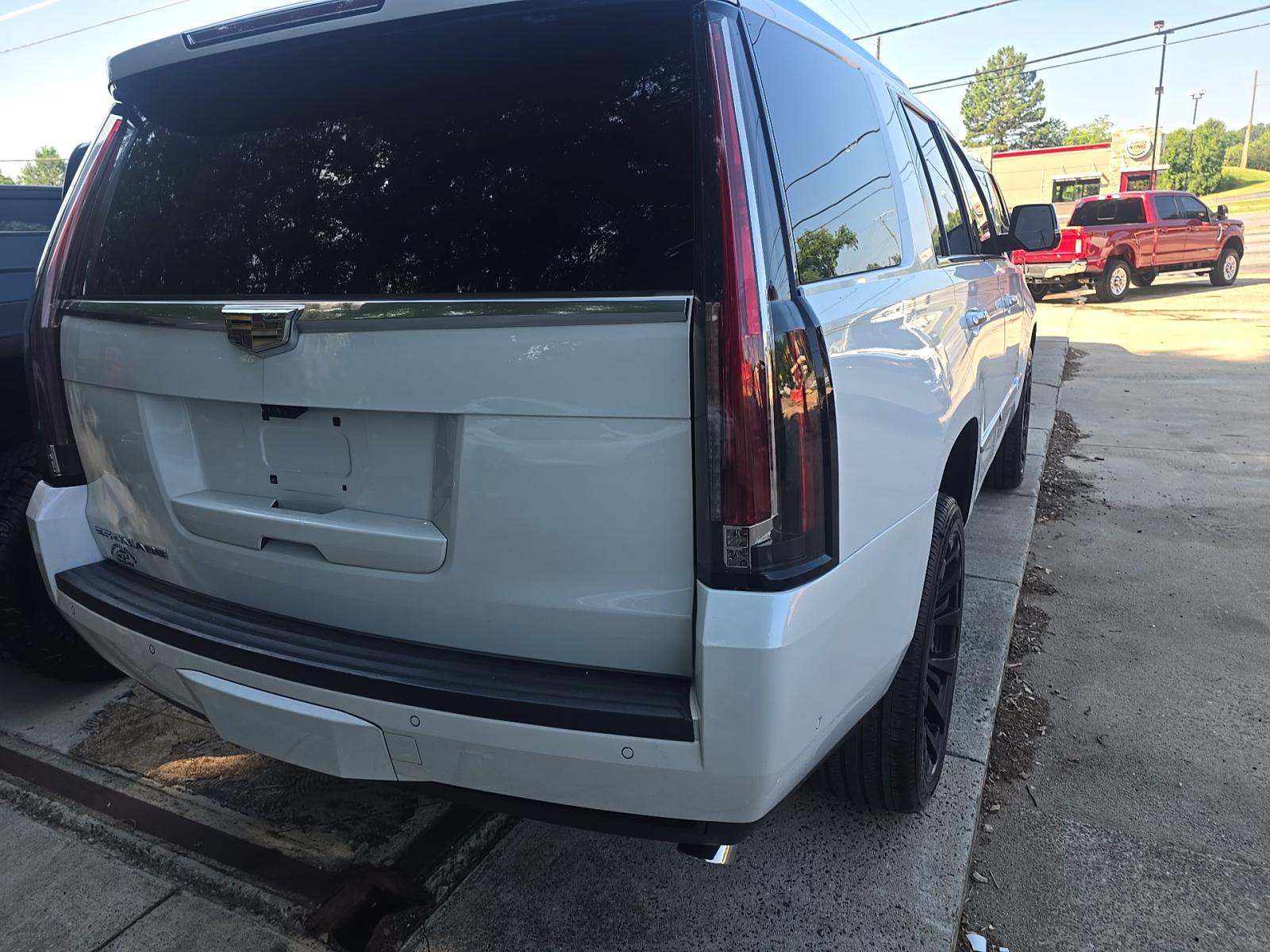 2017 Cadillac Escalade Platinum AWD