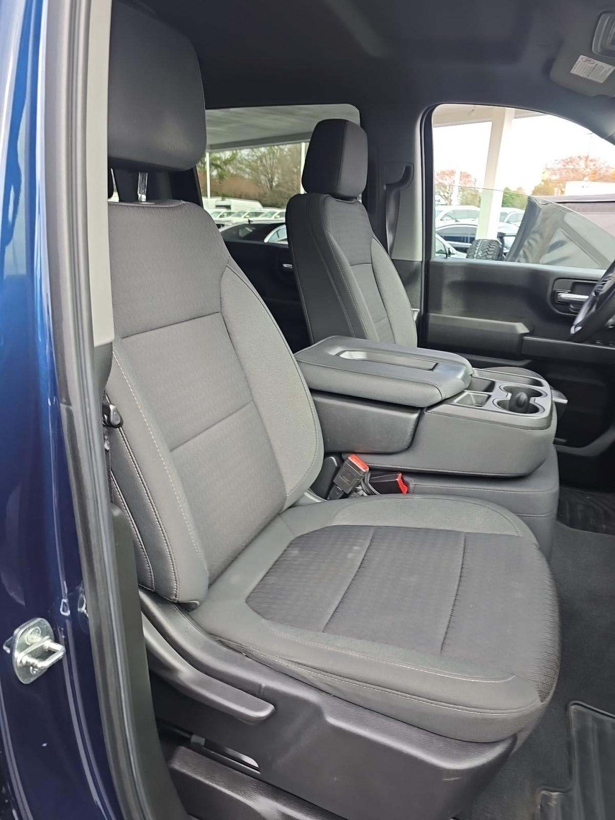 2022 Chevrolet Silverado 2500HD Custom AWD