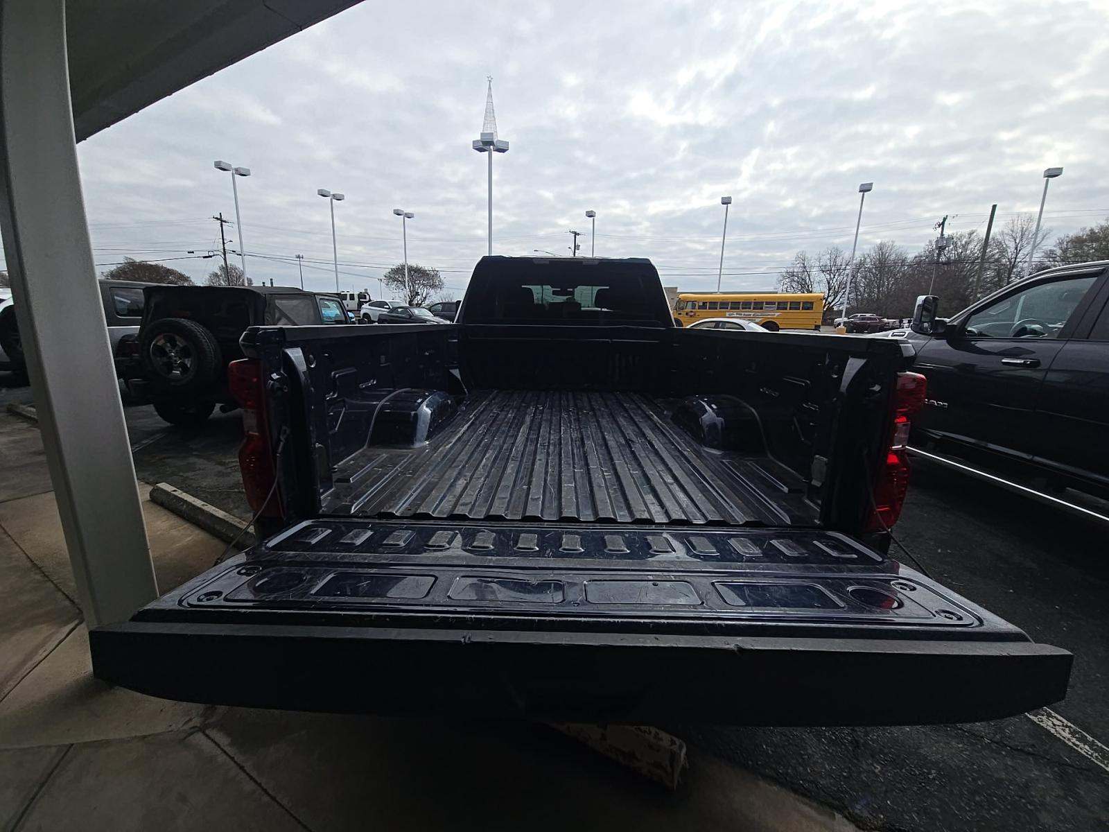 2022 Chevrolet Silverado 2500HD Custom AWD