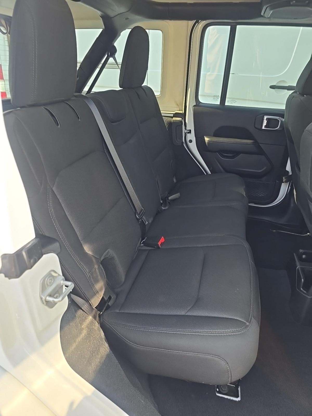 2022 Jeep Wrangler Unlimited Sahara AWD