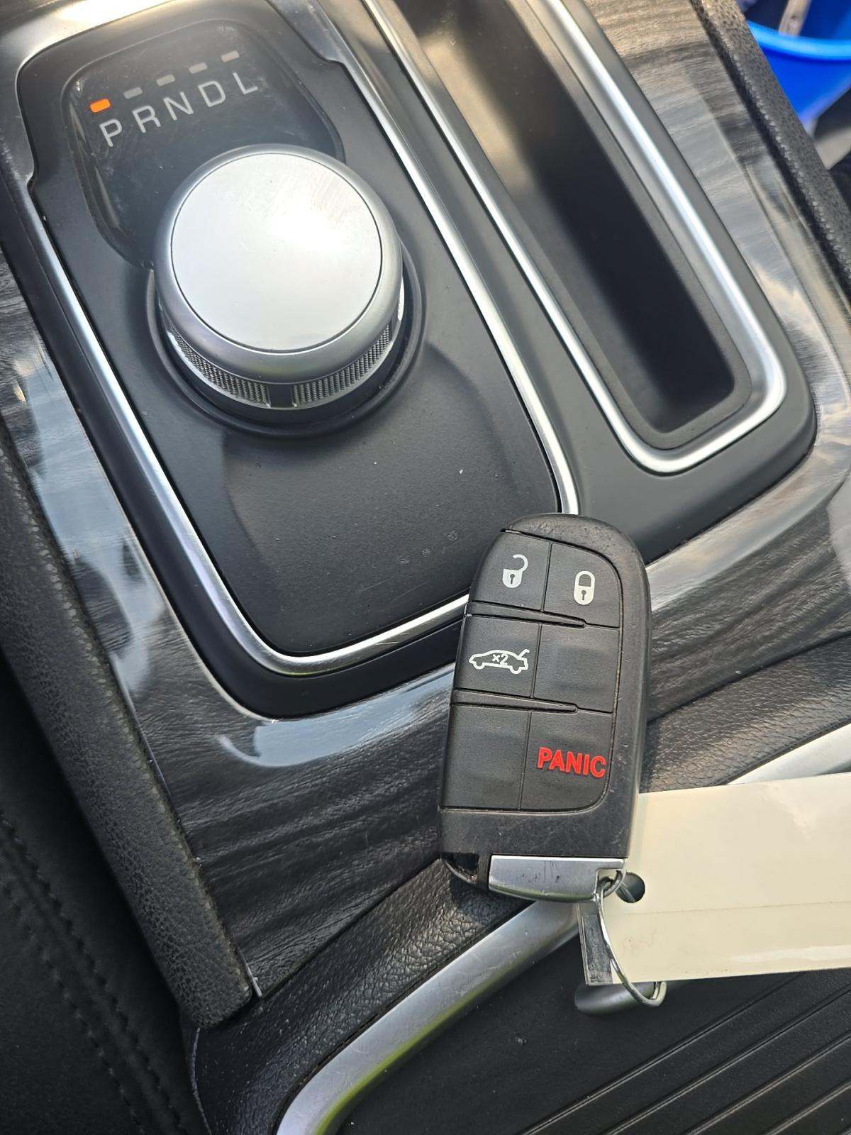 2021 Chrysler 300 Touring RWD