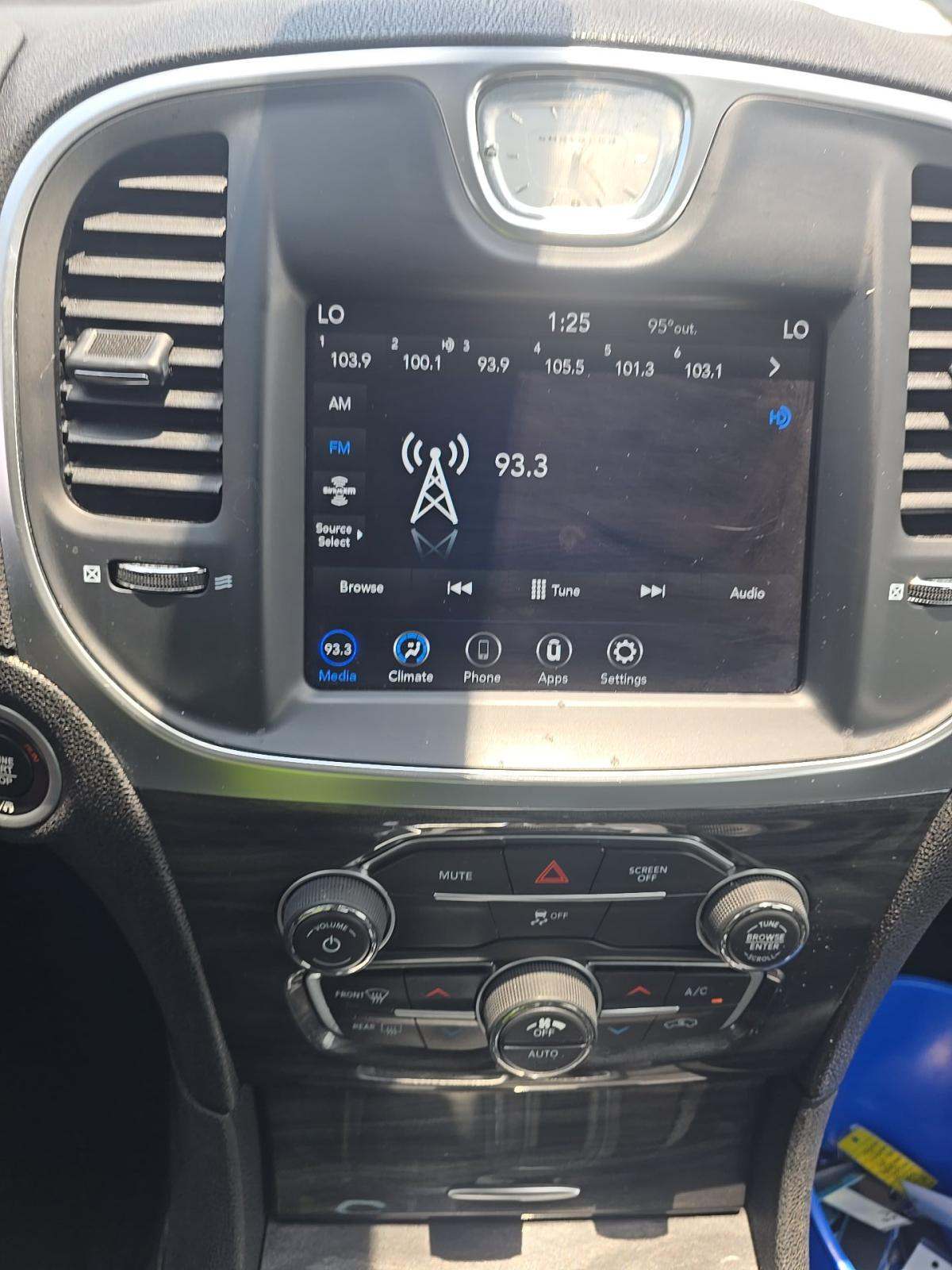 2021 Chrysler 300 Touring RWD