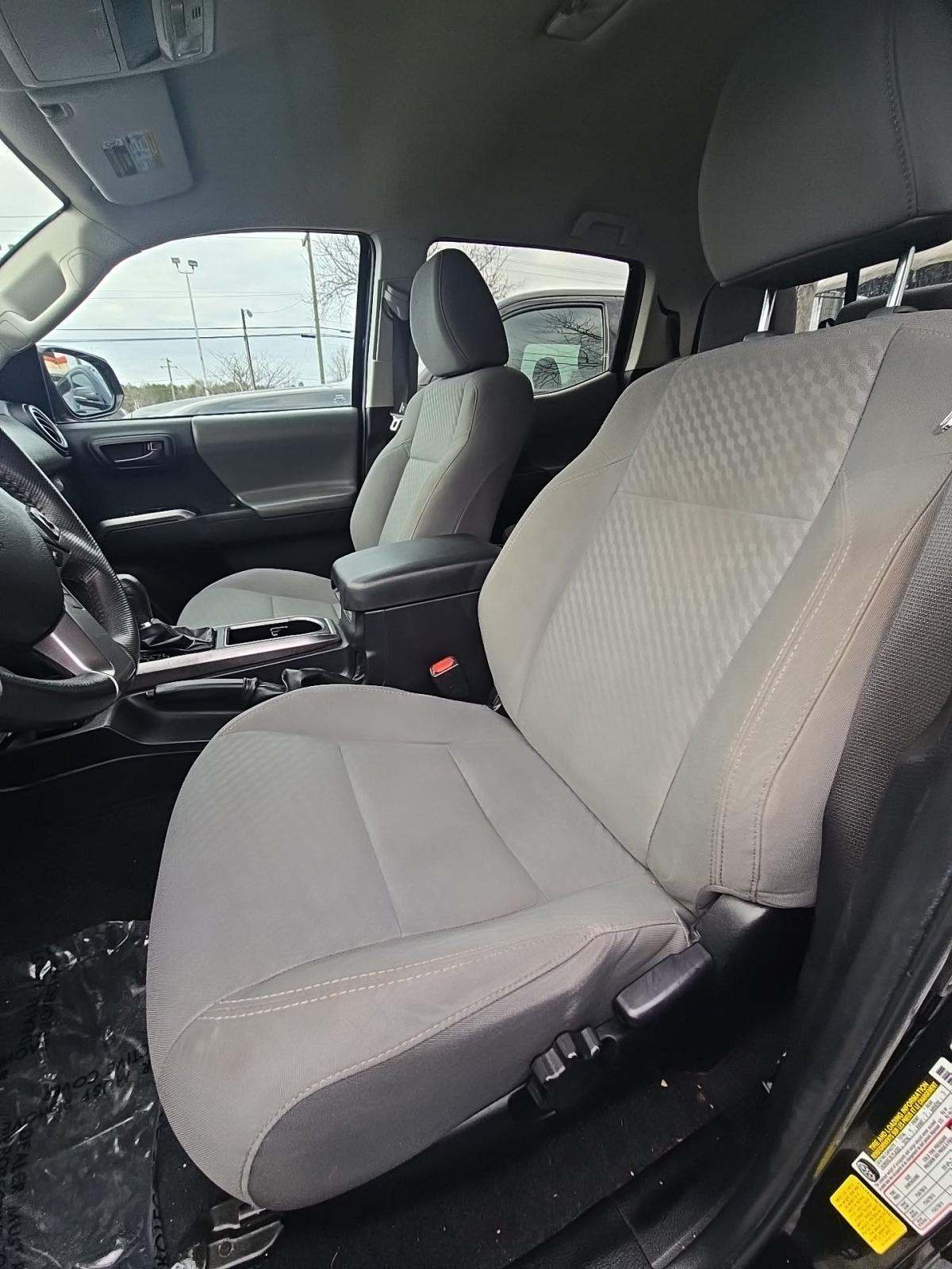 2022 Toyota Tacoma SR5 RWD