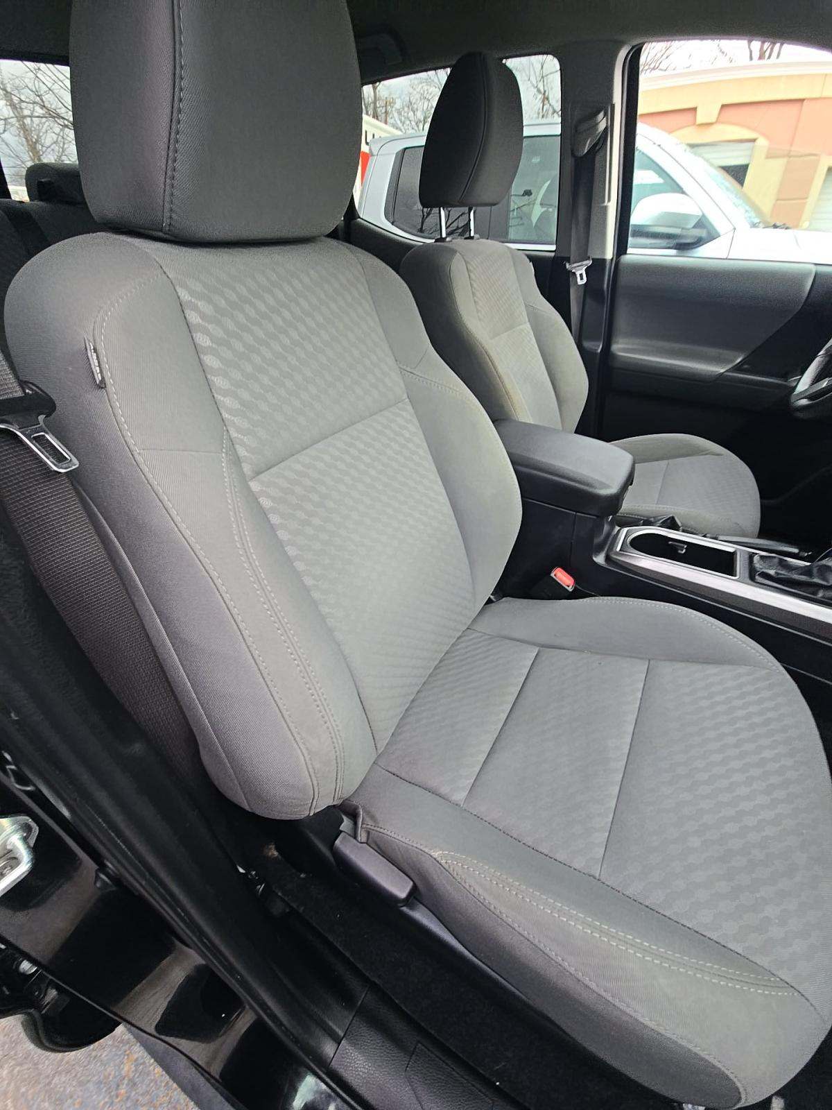 2022 Toyota Tacoma SR5 RWD