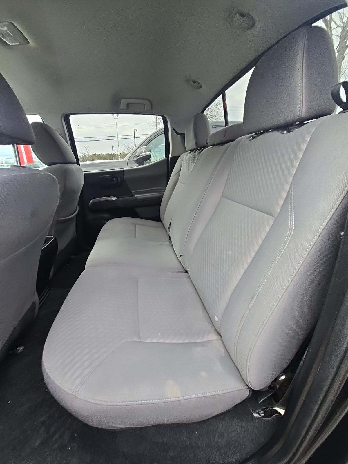 2022 Toyota Tacoma SR5 RWD