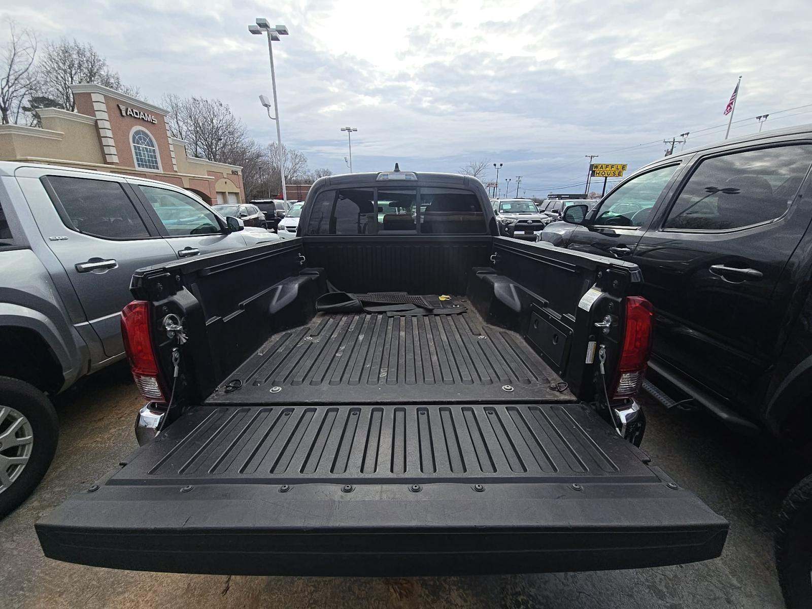 2022 Toyota Tacoma SR5 RWD