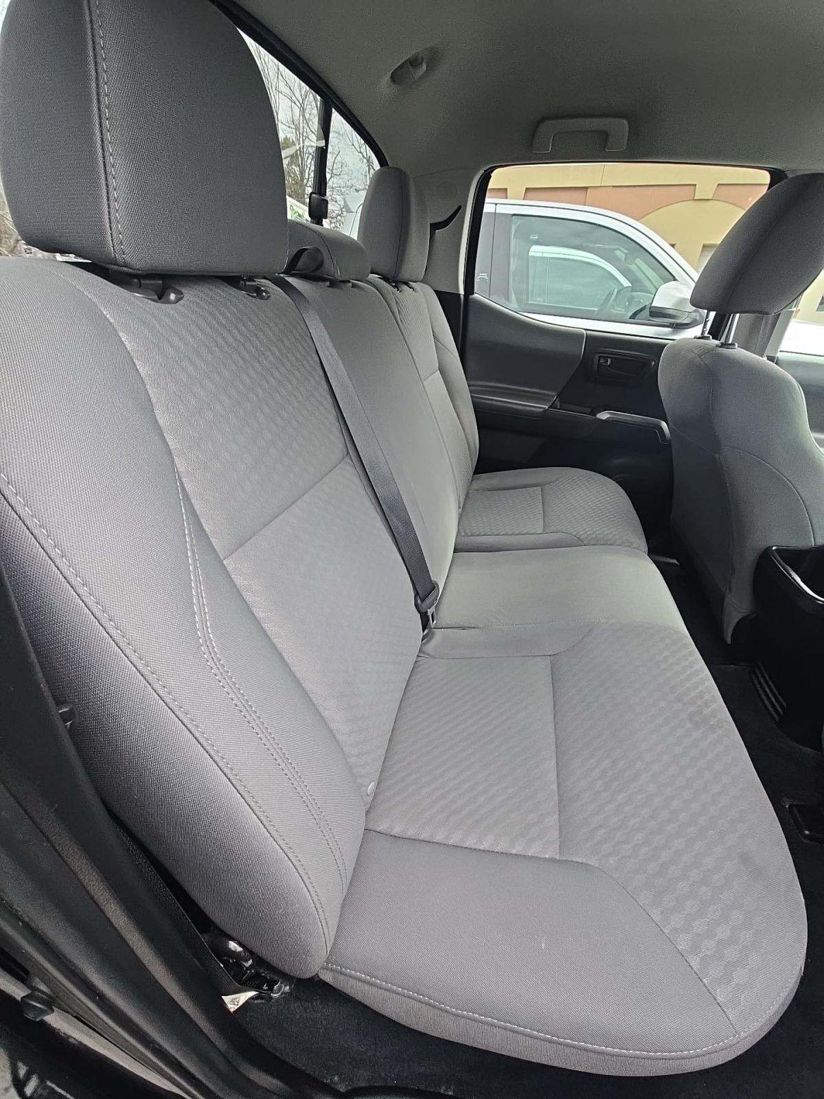 2022 Toyota Tacoma SR5 RWD