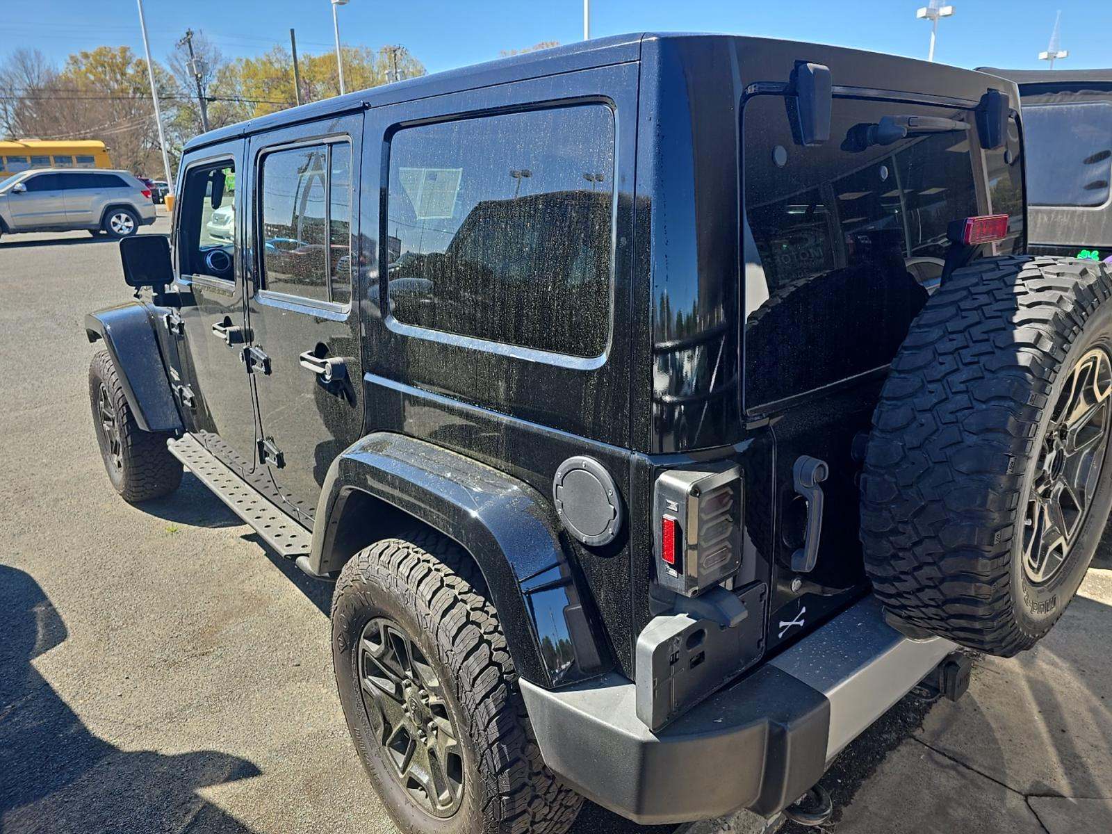 JEEP UNLIMITED SAHARA - 2