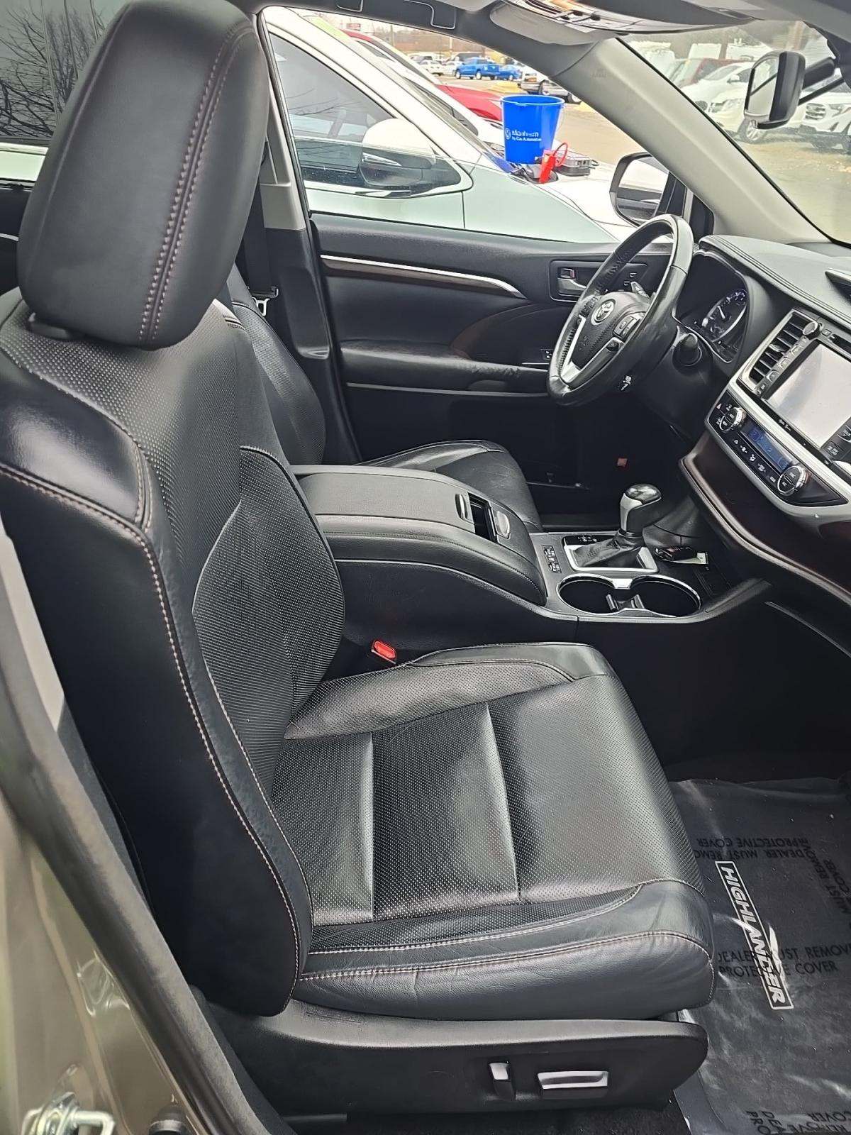 2015 Toyota Highlander Limited Platinum FWD