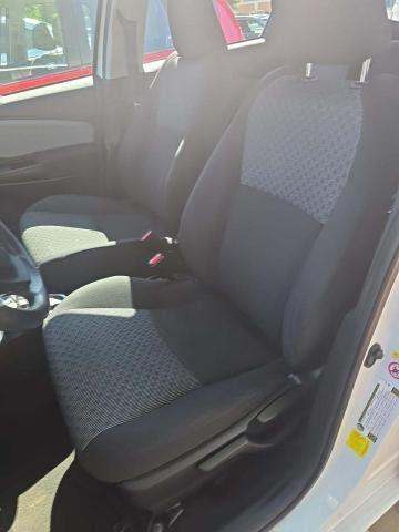 2015 Toyota Yaris L FWD