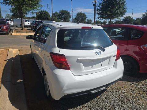 2015 Toyota Yaris L FWD
