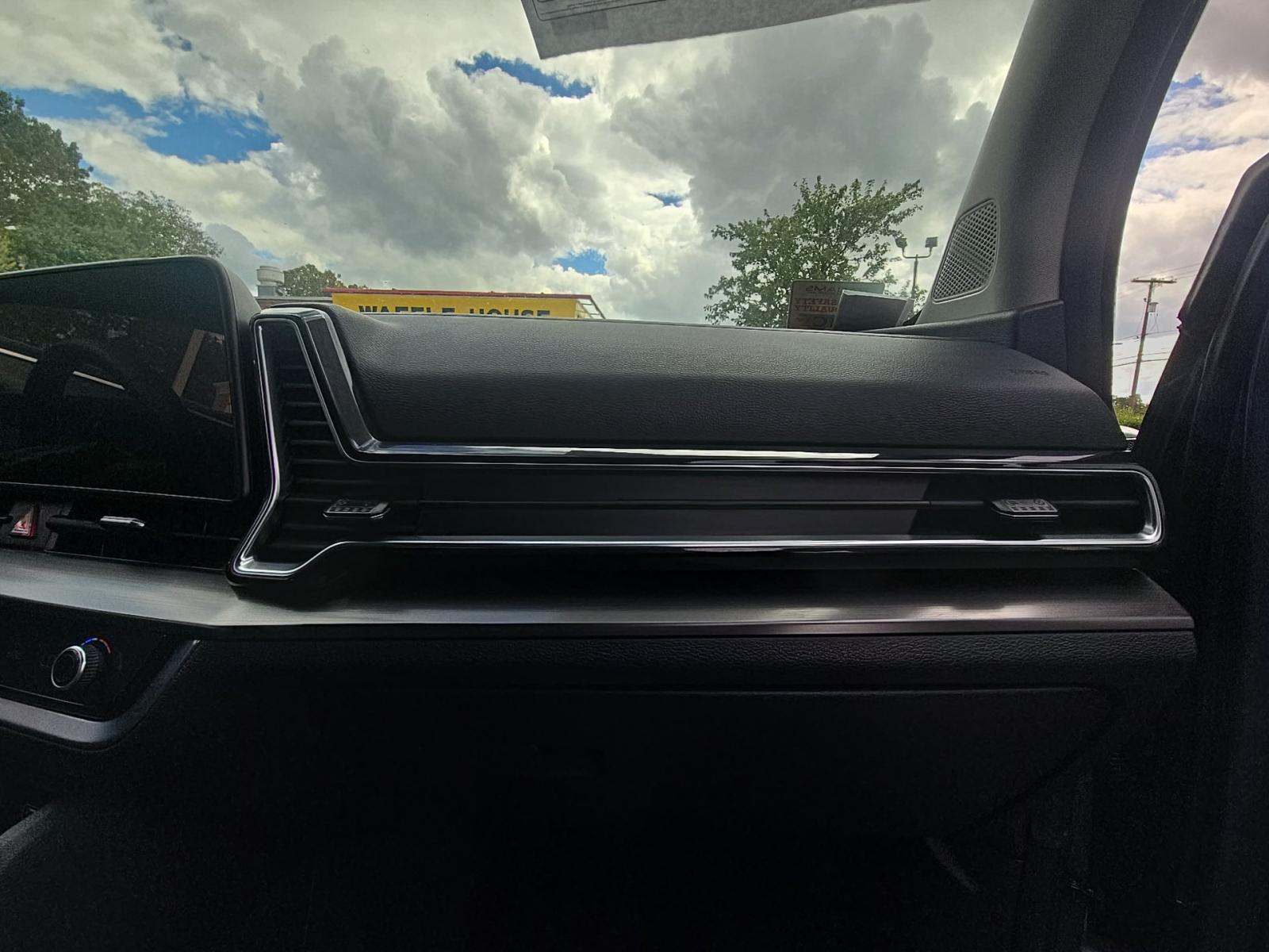 2024 Kia Sportage EX FWD