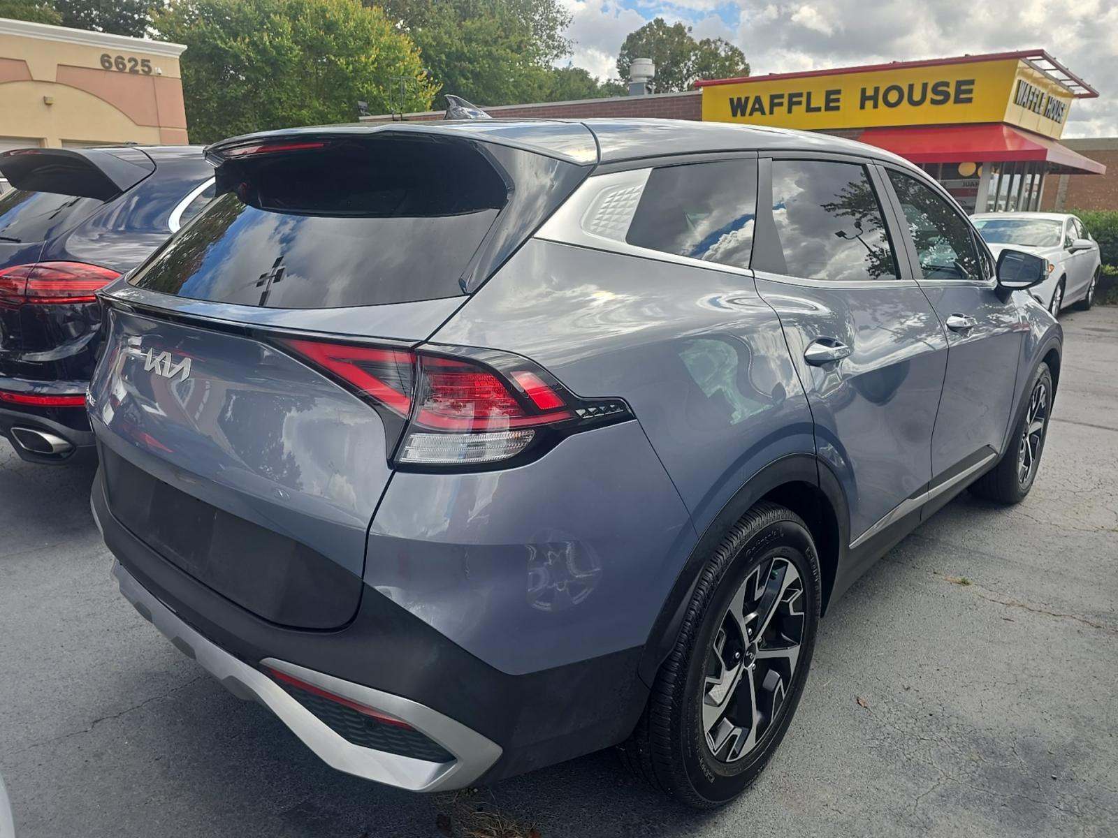 2024 Kia Sportage EX FWD