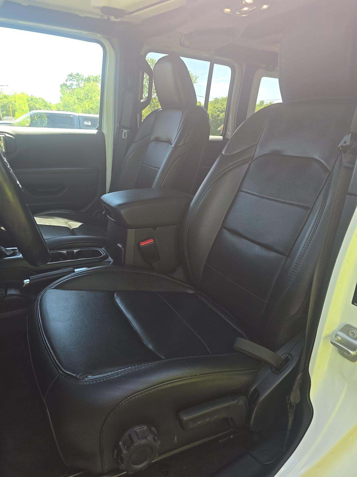 JEEP UNLIMITED SAHARA ALTITUDE EDITION - 6