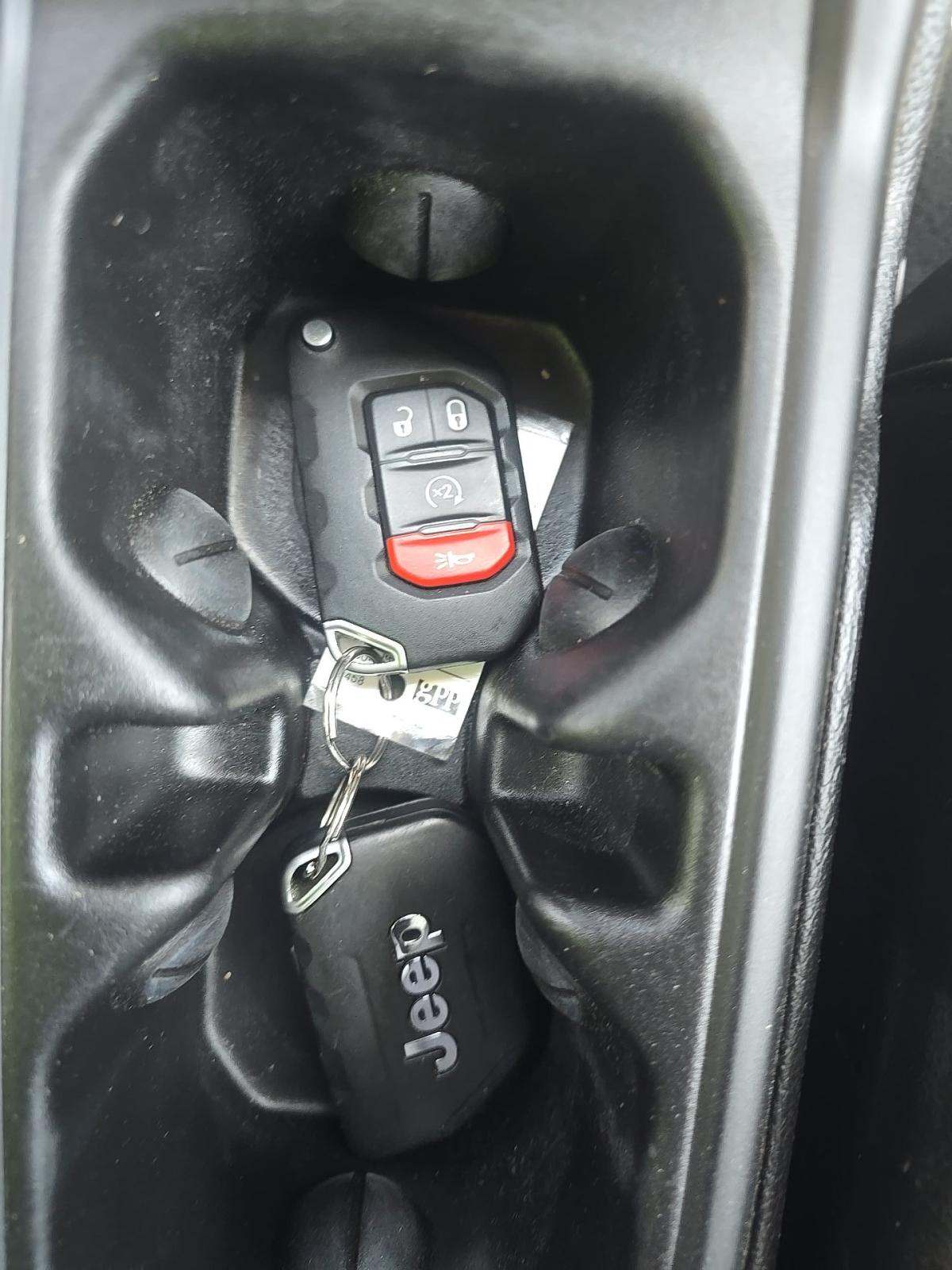 JEEP UNLIMITED SAHARA ALTITUDE EDITION - 8