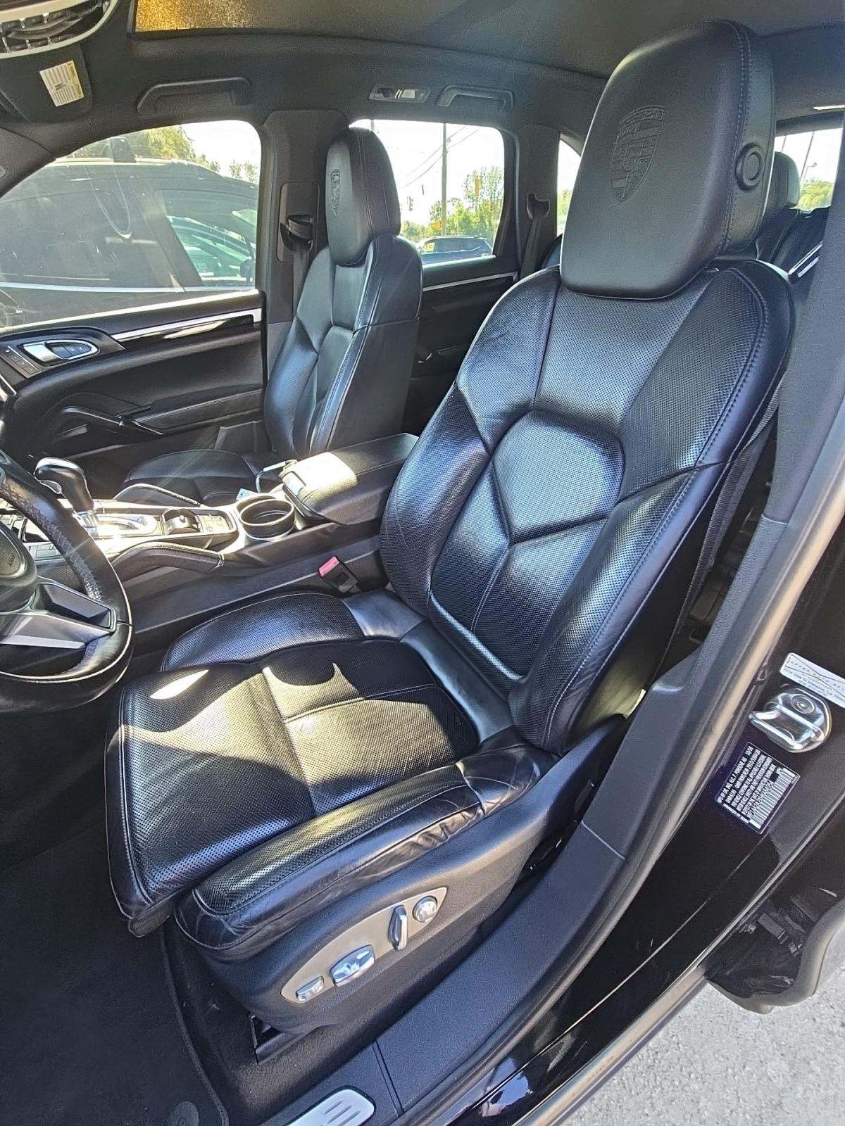 2017 Porsche Cayenne Platinum Edition AWD