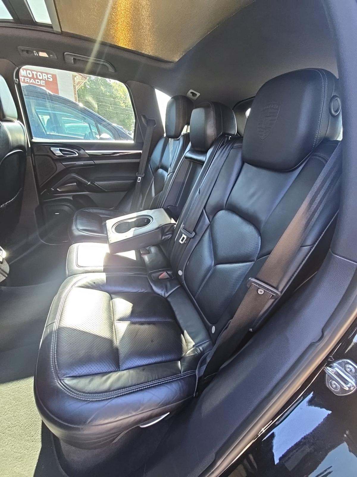 2017 Porsche Cayenne Platinum Edition AWD