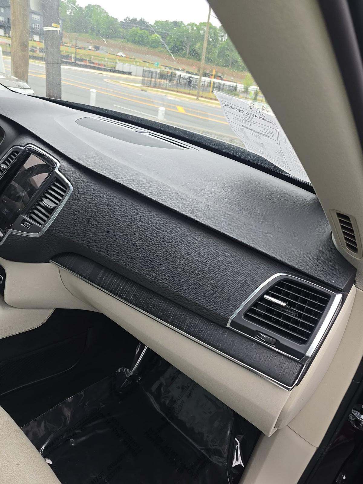 2020 Volvo XC90 T5 Momentum FWD