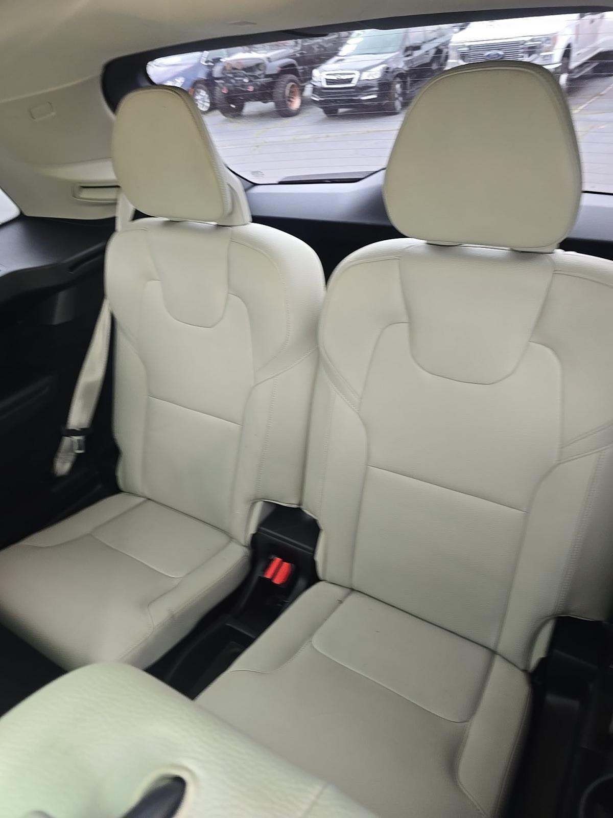 2020 Volvo XC90 T5 Momentum FWD