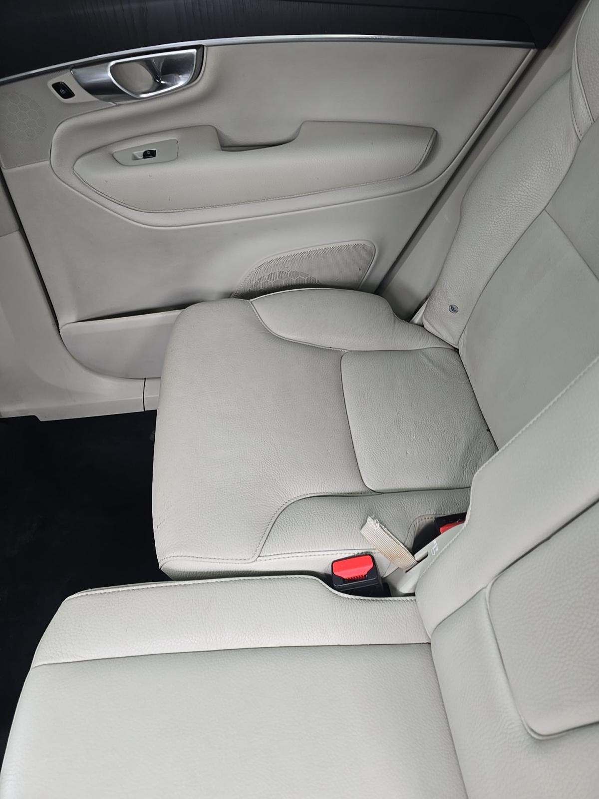 2020 Volvo XC90 T5 Momentum FWD
