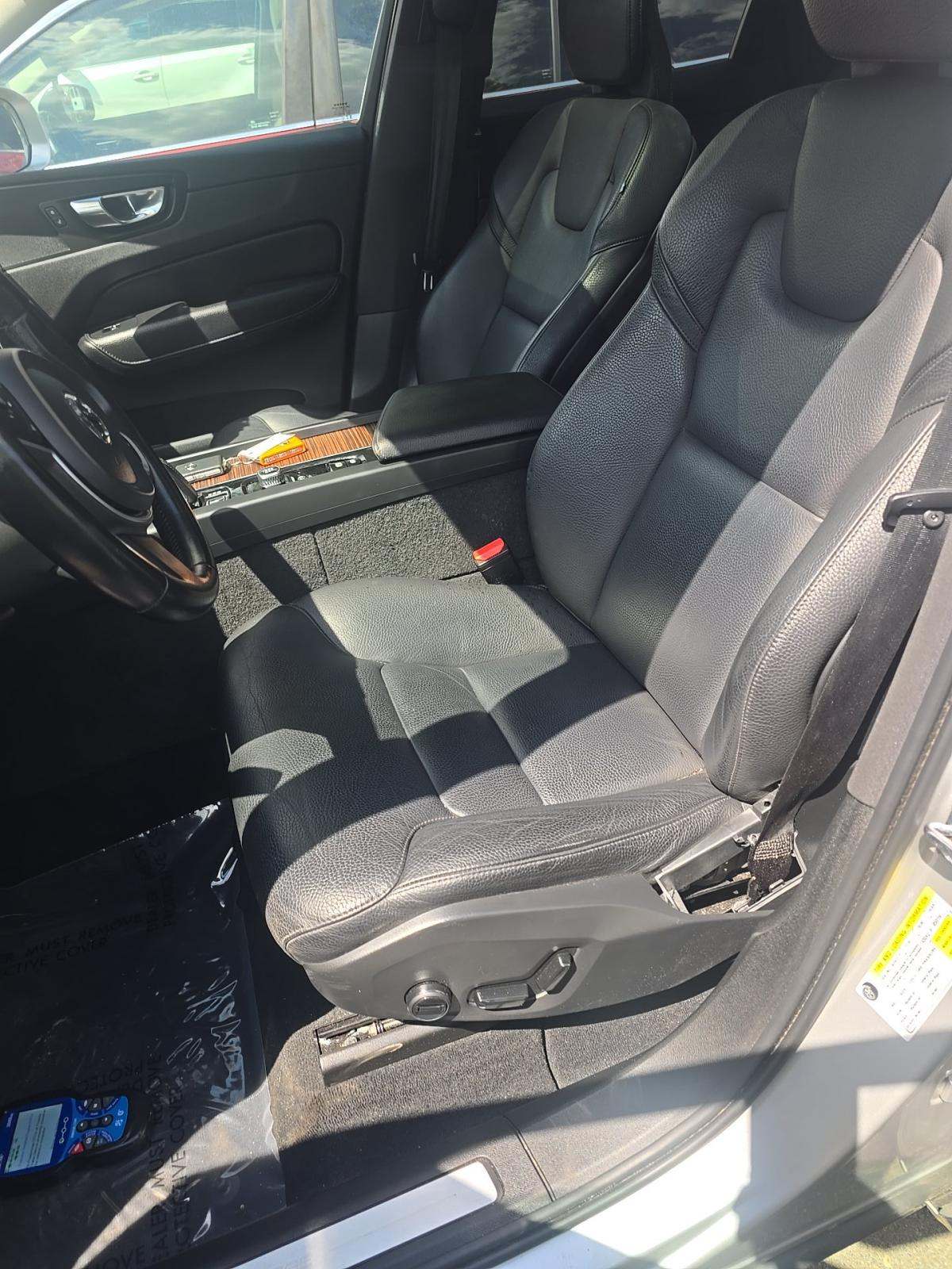 2021 Volvo XC60 Recharge T8 Inscription Expression AWD