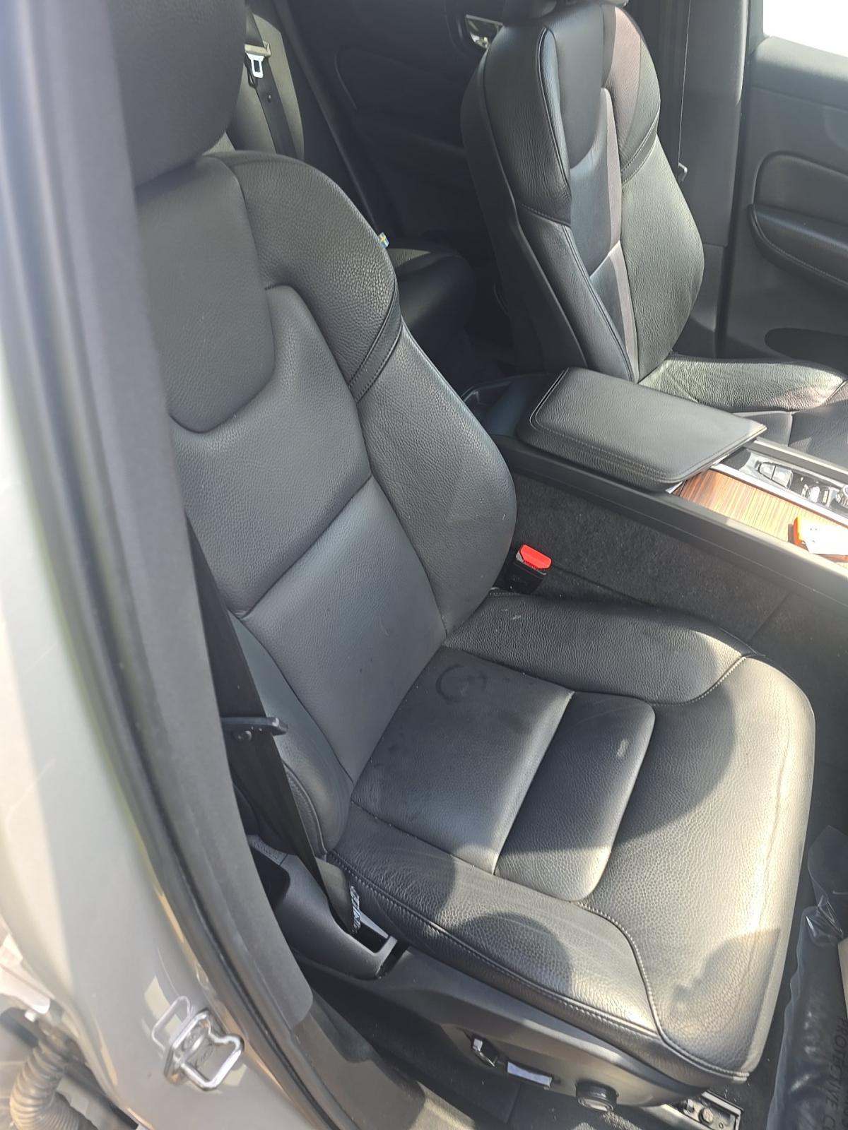 2021 Volvo XC60 Recharge T8 Inscription Expression AWD