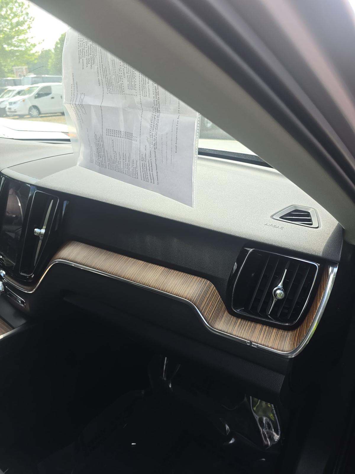 2021 Volvo XC60 Recharge T8 Inscription Expression AWD