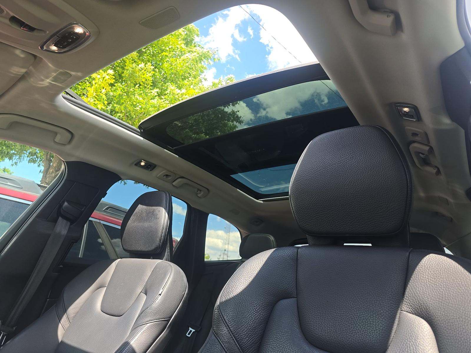 2021 Volvo XC60 Recharge T8 Inscription Expression AWD