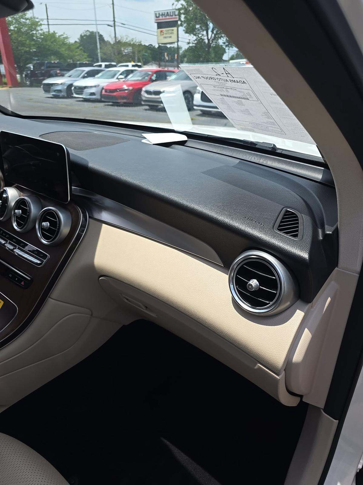 2022 Mercedes-Benz GLC GLC 300 AWD