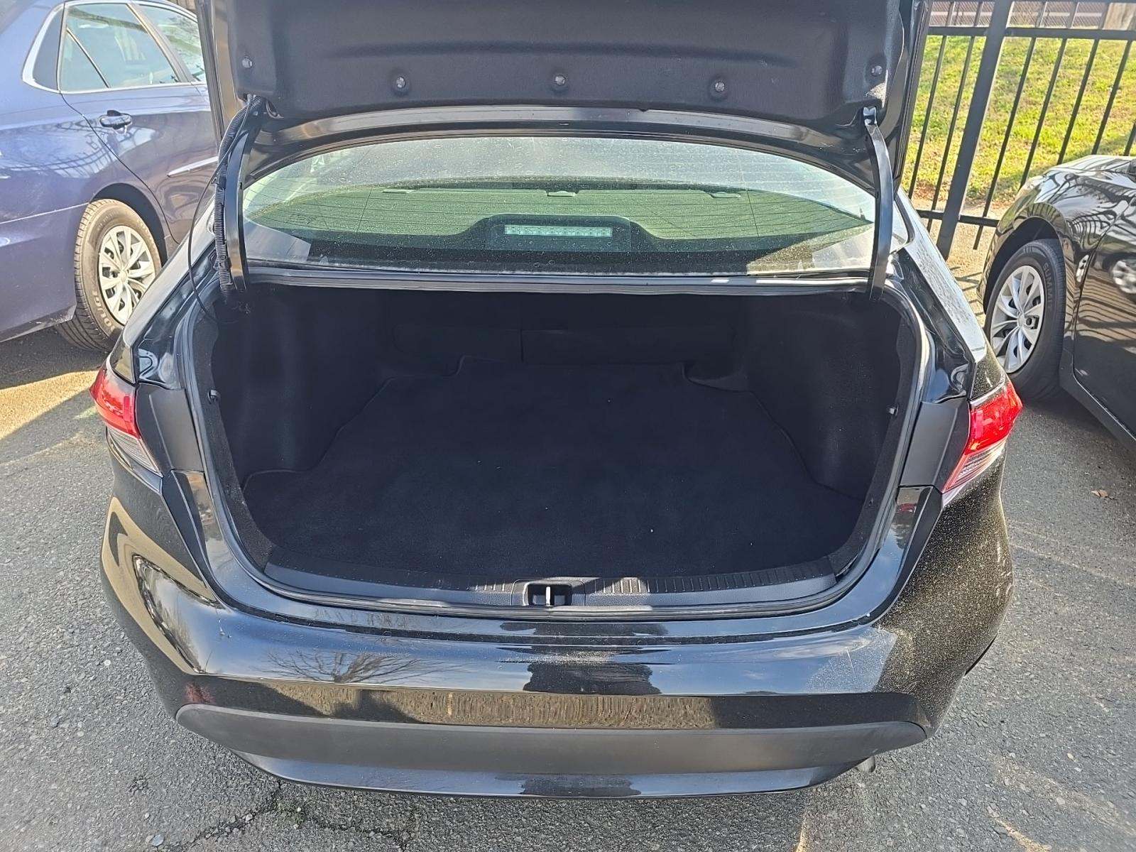 2022 Toyota Corolla LE FWD