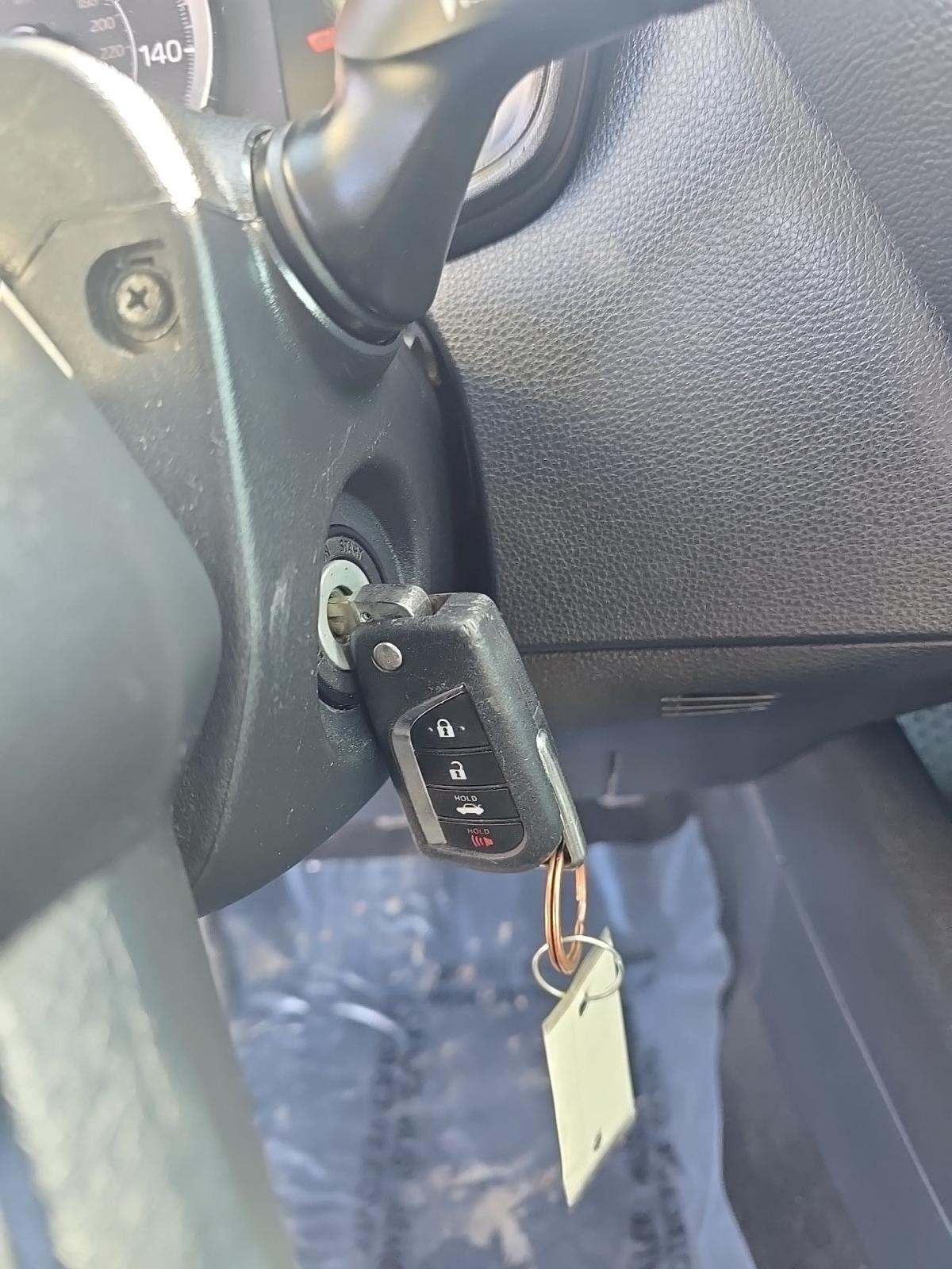 2022 Toyota Corolla LE FWD