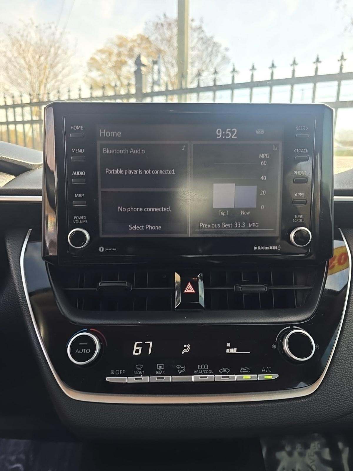 2022 Toyota Corolla LE FWD