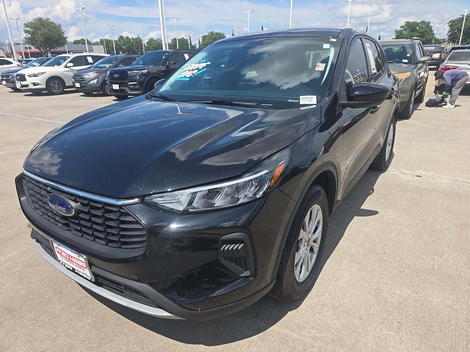 FORD ESCAPE - 1