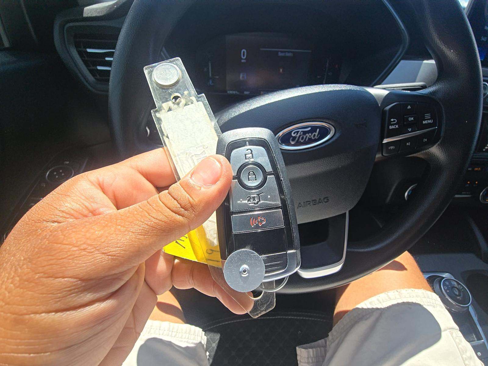FORD ESCAPE - 8