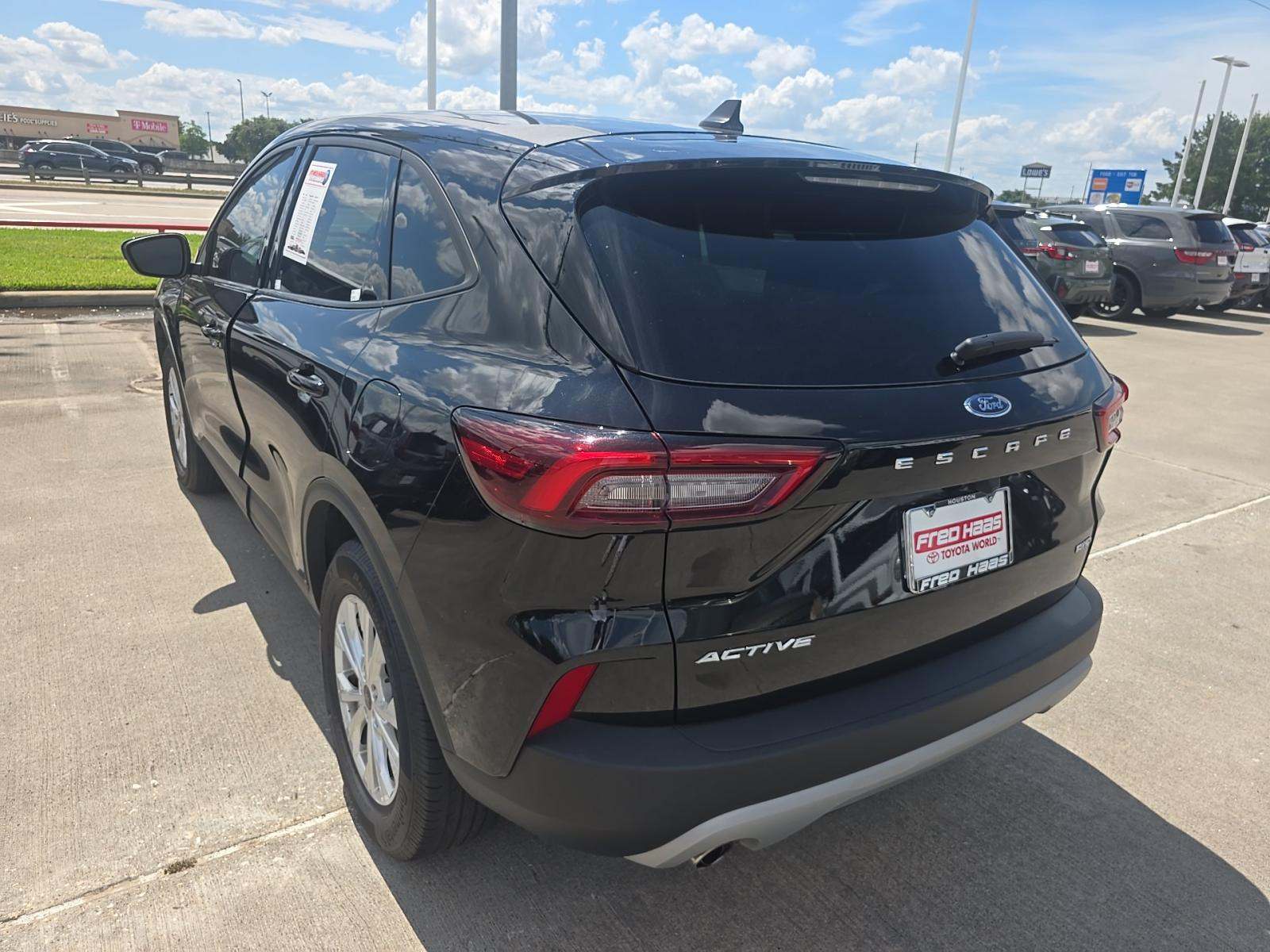 FORD ESCAPE - 2