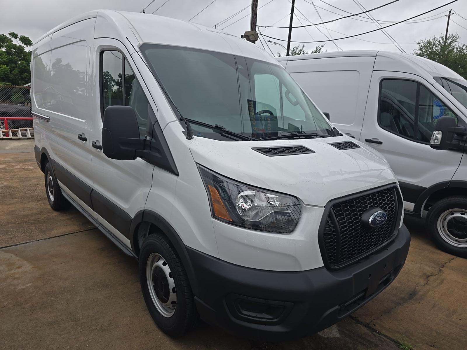 FORD TRANSIT 150 - 4