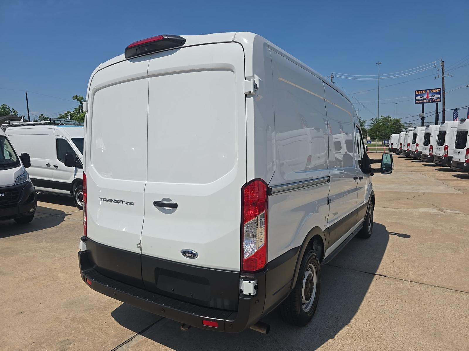 FORD TRANSIT 250 - 3